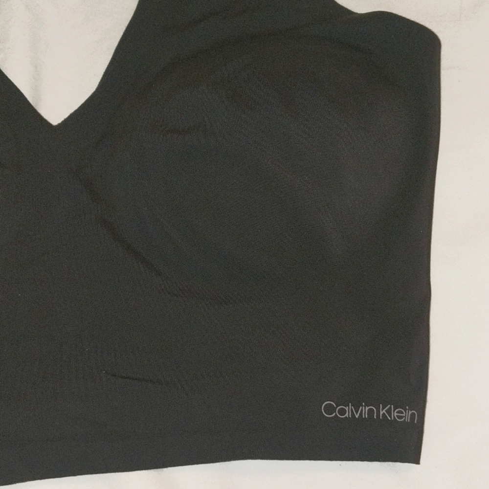 New- ladies black Calvin Klein spandex sports bra